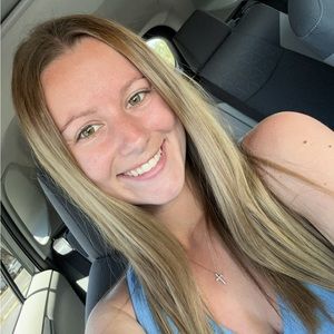 Meet your Posher, Kayla